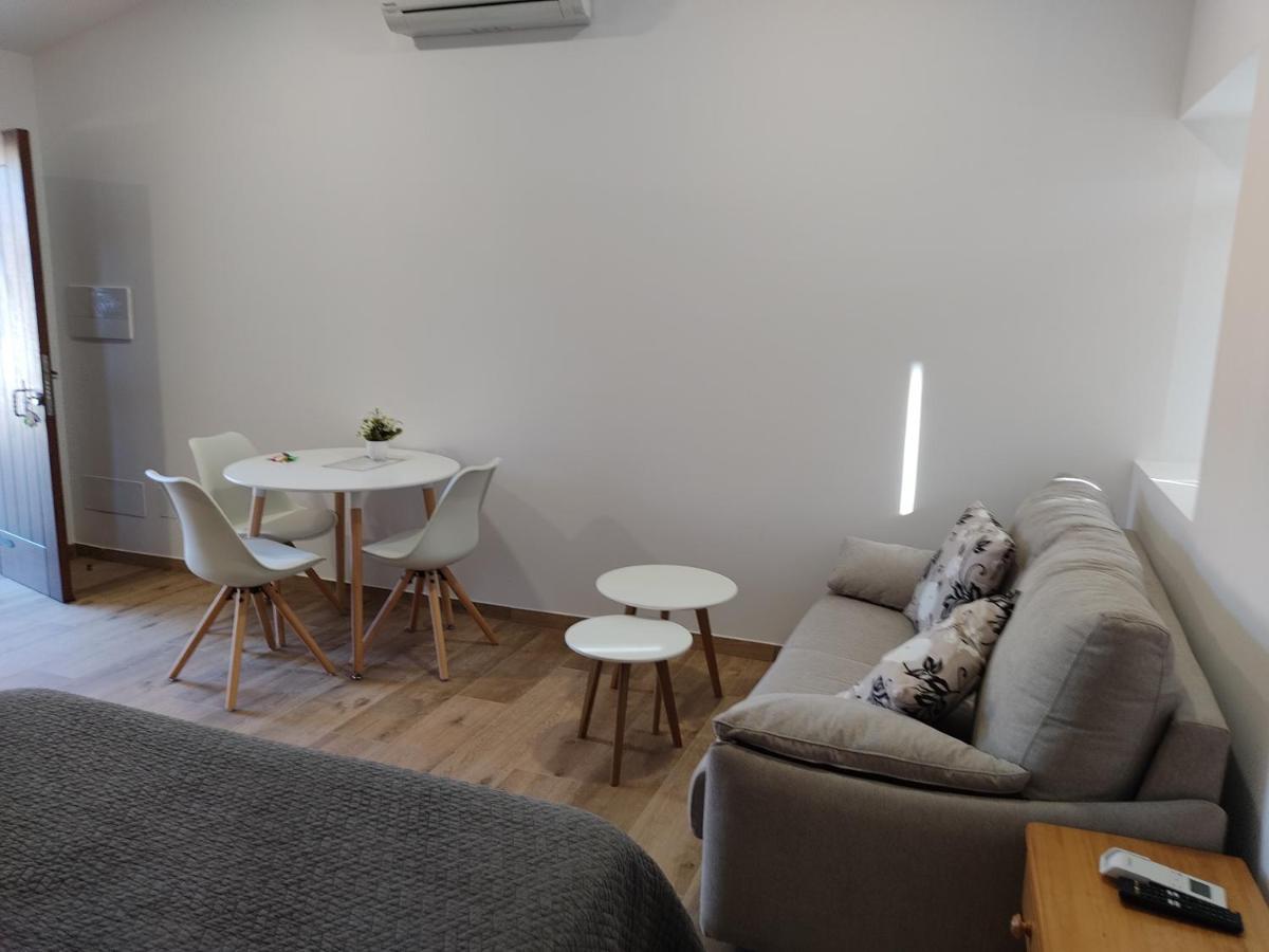 Hotel Donas E Cabaleiros Boqueixon Luaran gambar